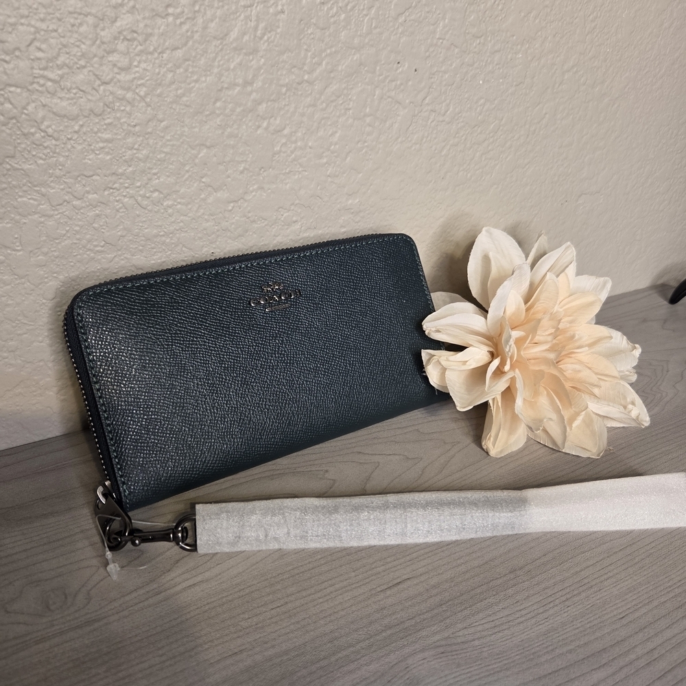 Coach Women's Green Wristlet Wallet - Picture 3 of 8
